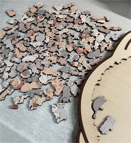 135-Piece Cat-Shaped Wooden Puzzle